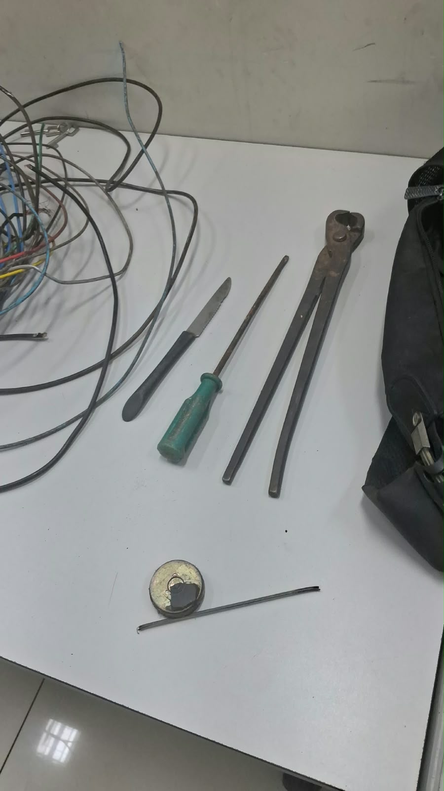 Foto 3 de 4 — GCM prende três suspeitos de furtar fios de igreja em Araraquara