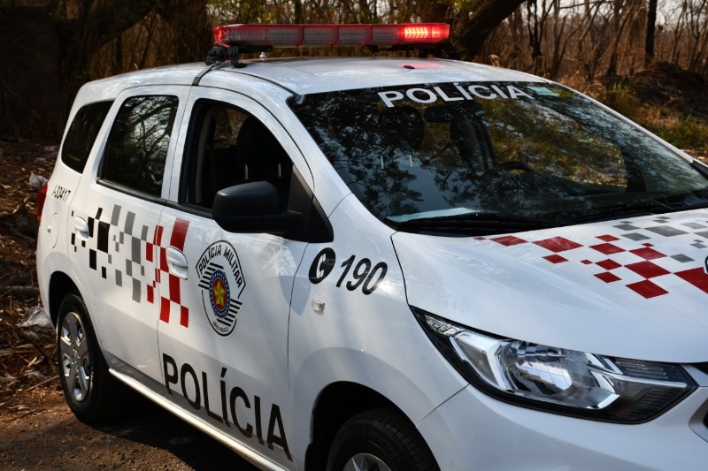 Homem é preso após agredir mulher com cabo de vassoura em Boa Esperança