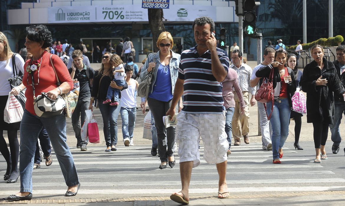 De acordo com o IBGE, taxa de desemprego sobe para 12,6% em abril