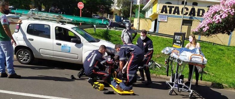Após colisão, ciclista sofre traumatismo craniano em avenida da Região
