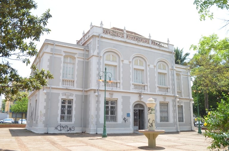 Por diversão: Museu Histórico é pichado em Araraquara
