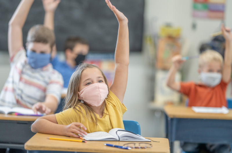 Aulas: Escolas Municipais mantém obrigatoriedade do uso de máscara de proteção em espaços fechados