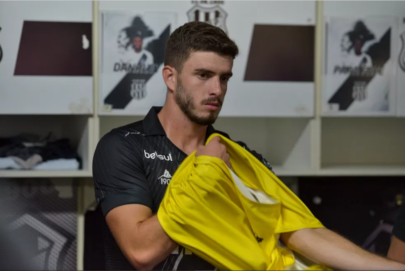Zagueiro Léo Silva será reforço da Ferroviária para a Série D