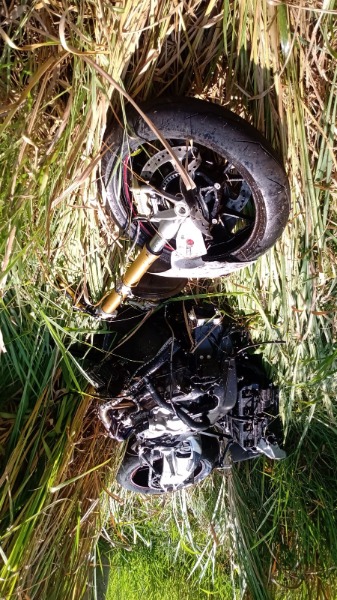 Colisão entre carro e moto mata uma pessoa e deixa outras feridas em Araraquara