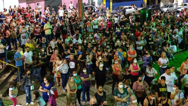 Servidores decidem por paralisação na segunda-feira e podem deflagrar greve