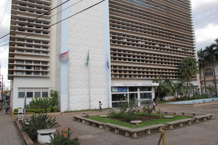 PAT e Banco do Povo passam a atender no Paço Municipal de Araraquara