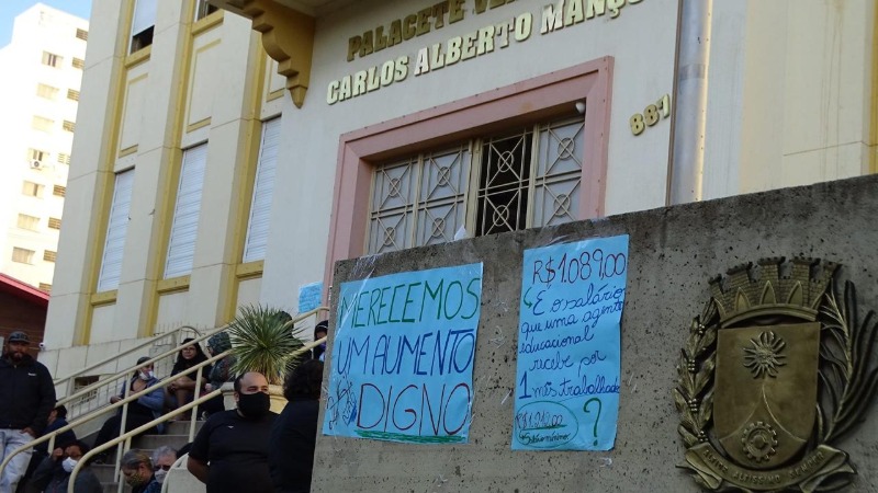 “Se na UPA tiver lentidão, se na escola não tiver aula, procurem o prefeito”, desabafa presidente do Sismar