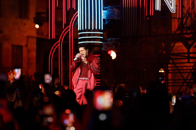Luan Santana faz show na região nesta quinta-feira