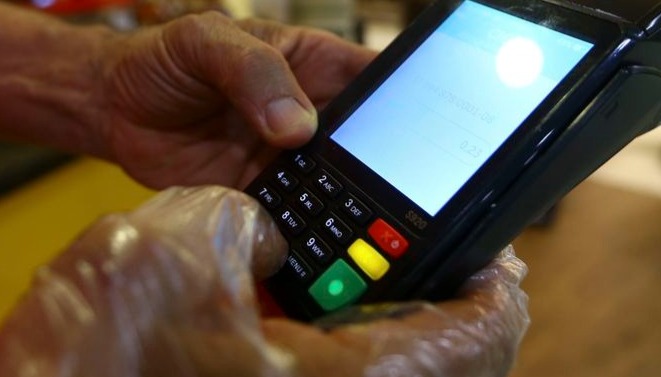 Golpistas alteram dados de empresário para receberem créditos pagos em maquininhas de cartão