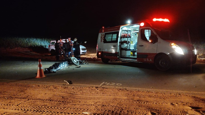 Motociclista morre em acidente com trator próximo da SP-255