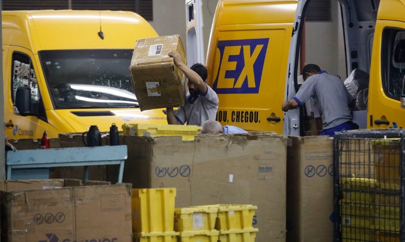 Correios realizam hoje (12) leilão de refugos com diversos itens