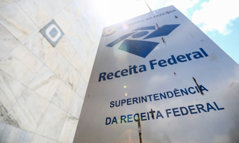 Receita Federal alerta sobre golpes aplicados via internet; veja
