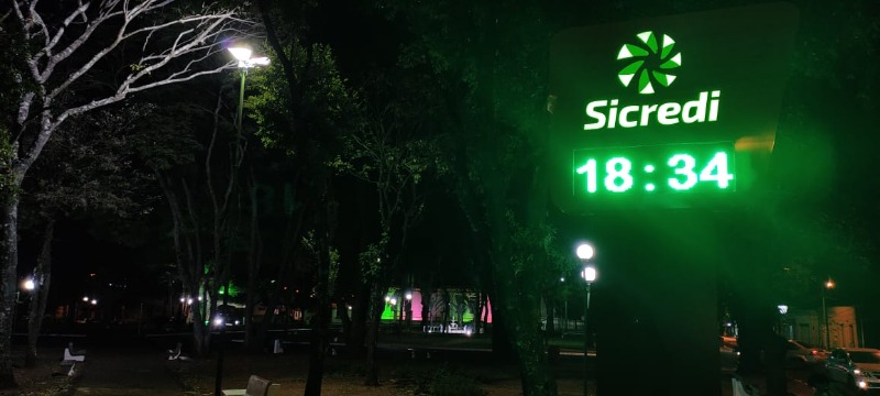 Sicredi presenteia Boa Esperança do Sul com relógio pelos 124 anos