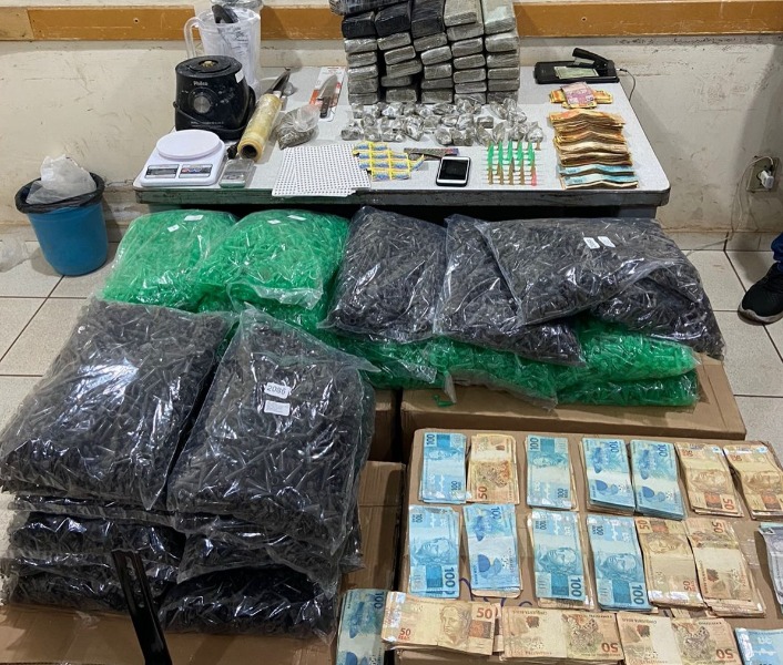 Polícia apreende 32 tijolos de maconha em Araraquara