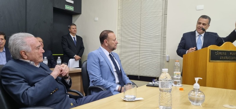"Precisamos de lideranças do seu porte", diz Edinho para Barbieri