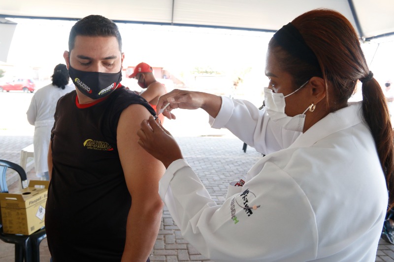 Vacinação contra Covid é retomada em Araraquara; veja o coronograma da semana