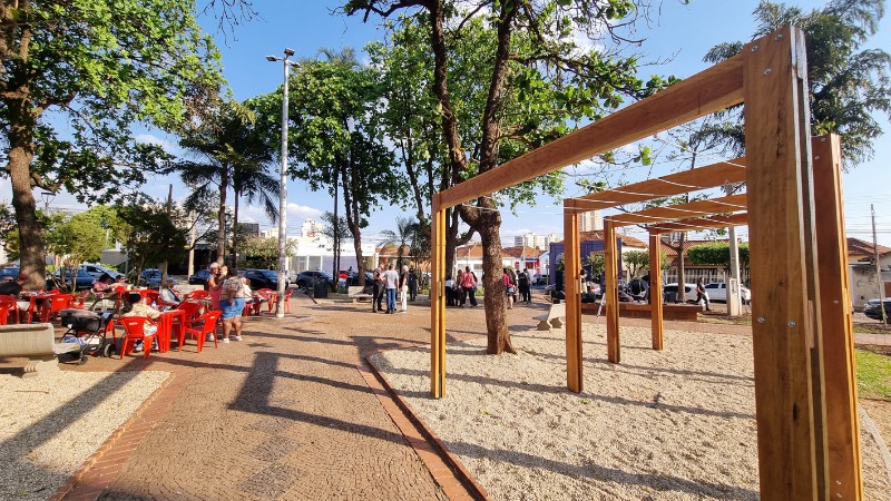 Feira do Pôr do Sol retorna neste domingo à Praça das Bandeiras