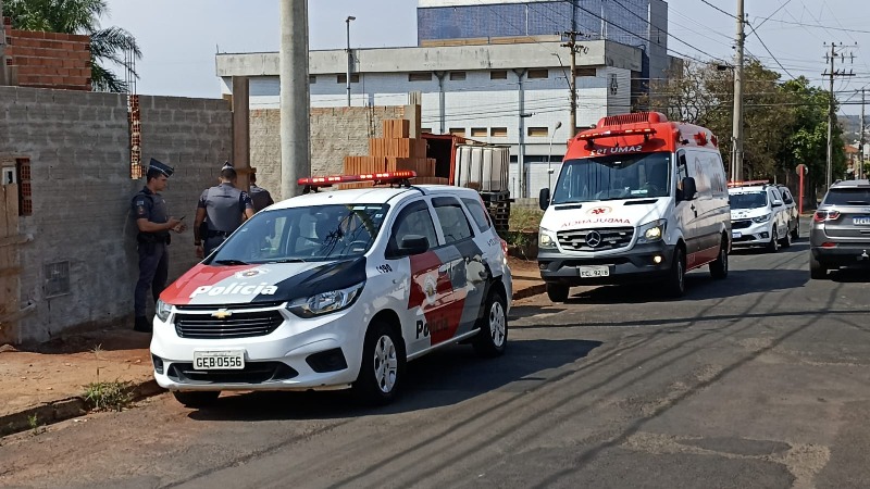 Polícia investiga morte de homem encontrado em construção na Vila Xavier