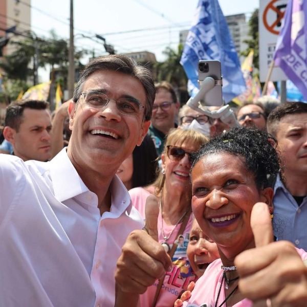 Rodrigo Garcia visita Araraquara e faz caminhada pelo Centro da cidade