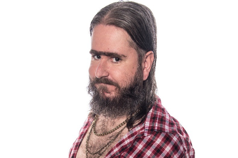 Diversão: humorista Cleber Rosa se apresenta em Araraquara