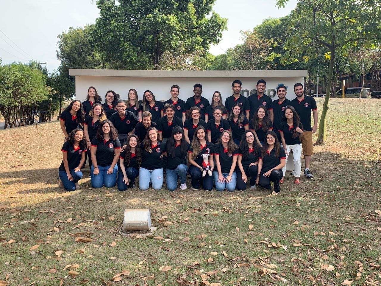 Estudantes da Unesp de Araraquara ajudam comércios na quarentena