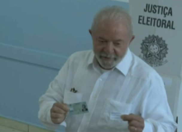 Lula vota em São Bernardo do Campos