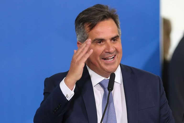 Ministro de Bolsonaro diz que vai iniciar transição de governo e cumprir a lei