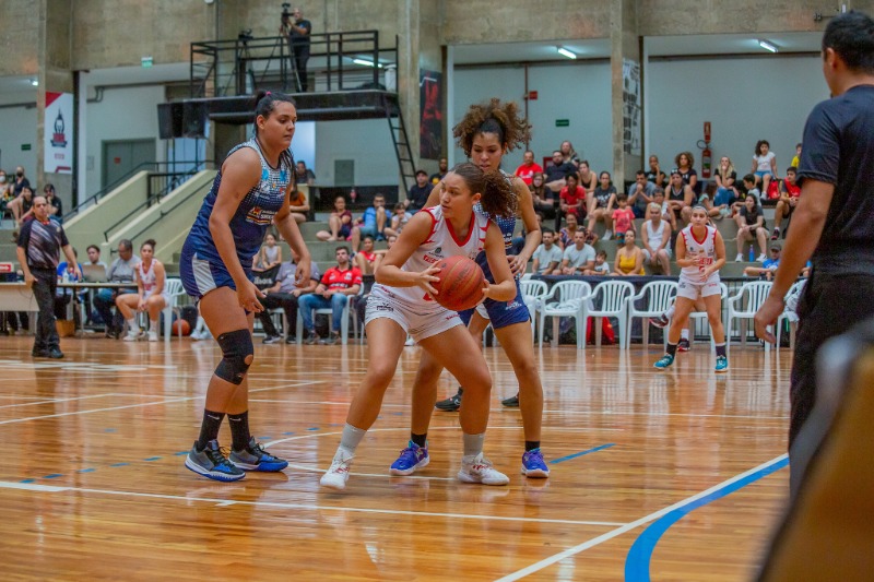 Sesi Araraquara joga em casa neste sábado (19) pelo Paulista de Basquete
