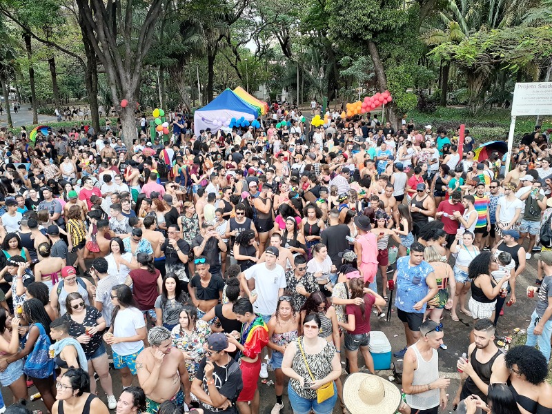 Parada do Orgulho LGBTQIA+ acontece neste domingo (27) em Araraquara