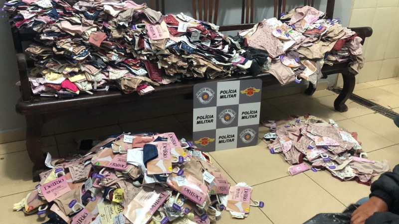 Polícia detém trio por furto de lingeries; diversas peças foram apreendidas