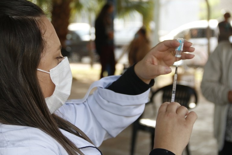 Veja como será o plantão de vacinação contra Covid-19 na Praça Santa Cruz neste sábado (17)