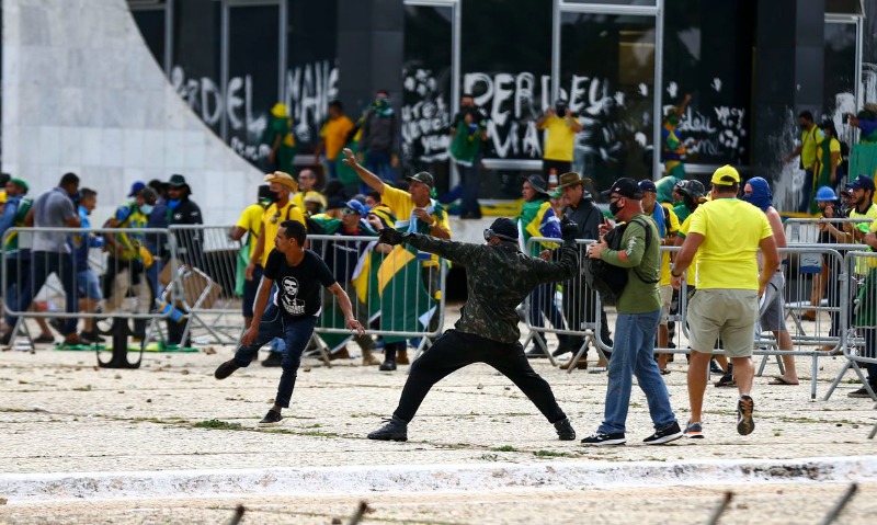 'Mais grave do que no Capitólio', diz ministro sobre depredação