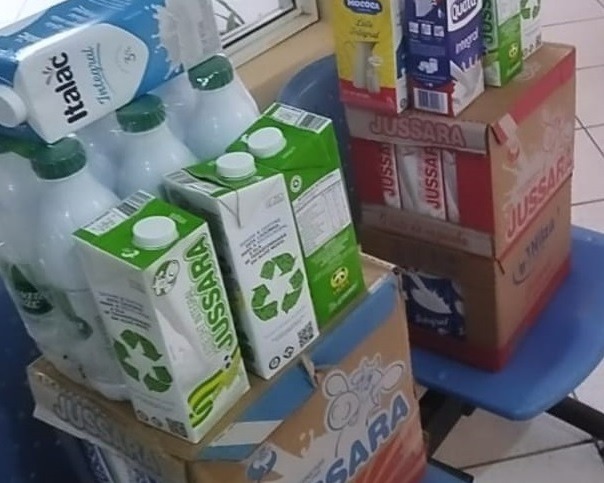 Ação beneficente arrecada dezenas de litros de leite para asilo de Araraquara