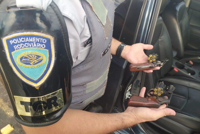 TOR prende dois homens por porte ilegal de arma na região