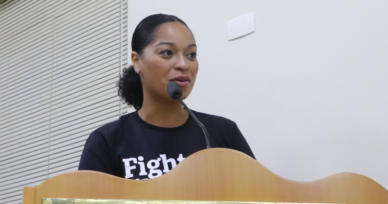 ‘O medo não vai me paralisar’, diz Thainara Faria; DIG busca por autor das ameaças