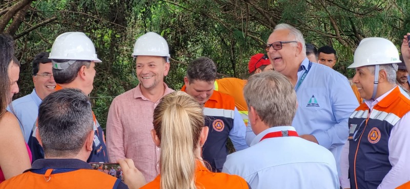 Tarcísio troca elogios com Edinho e autoriza início de obras em Araraquara