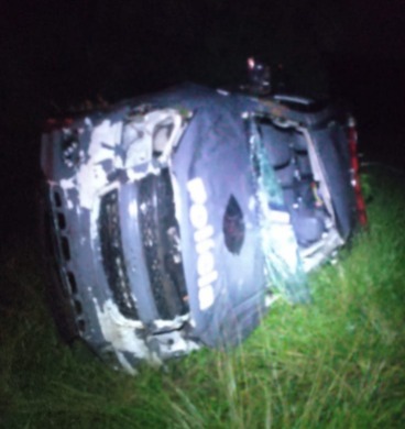 Viatura do BAEP capota na rodovia SP-310 em Matão