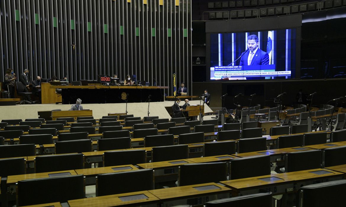 Senado aprova mudanças na MP do saque do FGTS