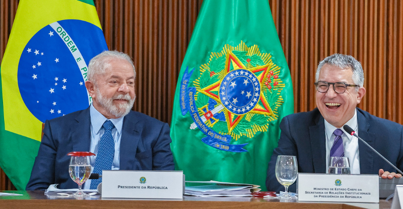 Ministro de Lula visita pontos atingidos pelas chuvas em Araraquara
