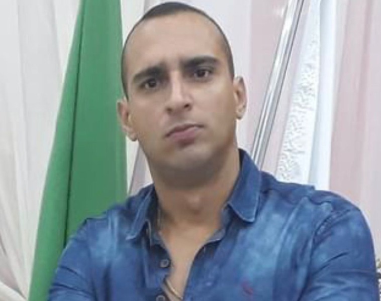 Homem morre após bater moto contra um poste em Araraquara
