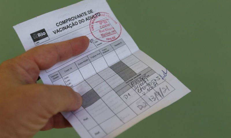 Estado de SP proíbe exigência de comprovante do cartão de vacina contra covid-19