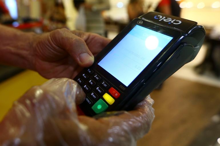 Medidas de segurança podem prevenir fraudes financeiras na folia; veja dicas