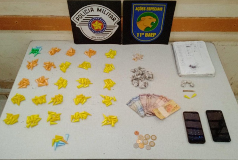 BAEP detém quatro jovens por tráfico de drogas em Araraquara