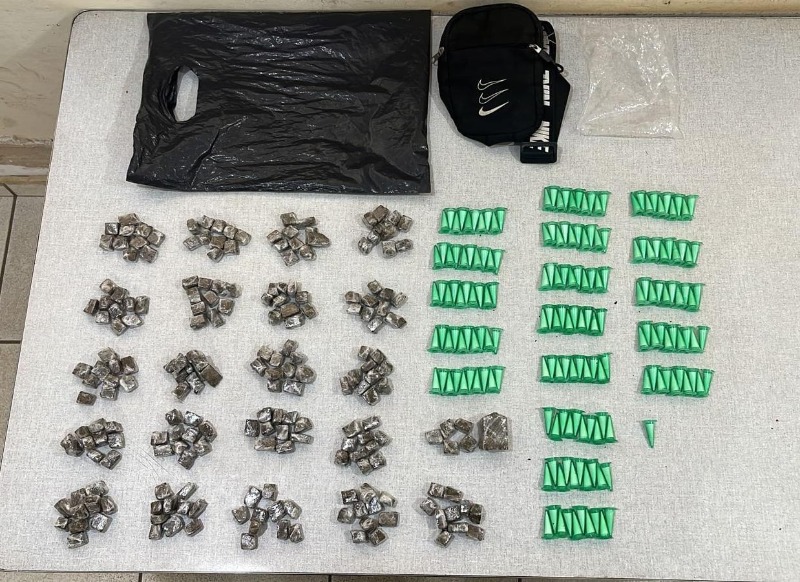 Homem é preso pela Polícia Militar por tráfico de drogas no bairro do Selmi Dei em Araraquara