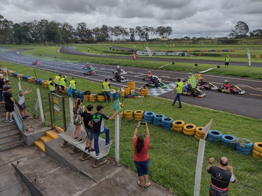 Kartódromo do Pinheirinho recebe corrida com entrada gratuita neste domingo