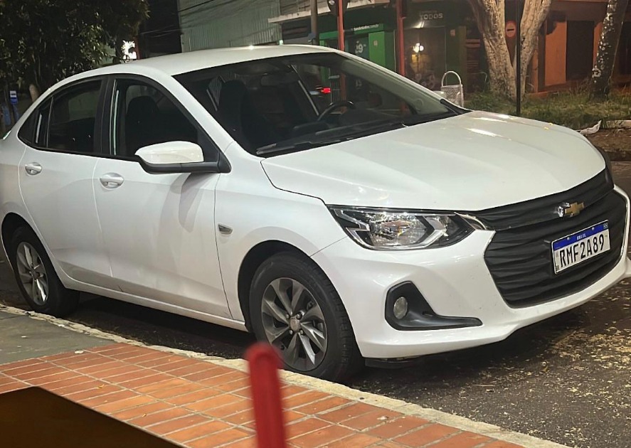Mulher tem carro furtado em frente a residência de um amigo na Vila Xavier em Araraquara