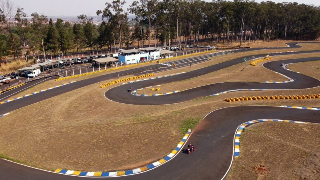 Campeonato Loukos do Asfalto movimenta o Kartódromo do Pinheirinho