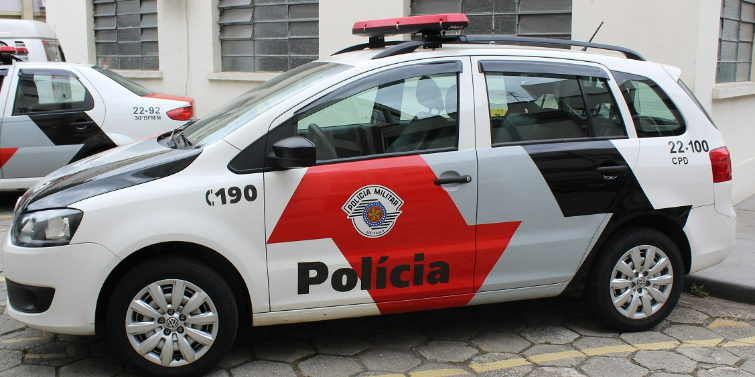 Facas são apreendidas com estudante de 13 anos em escola