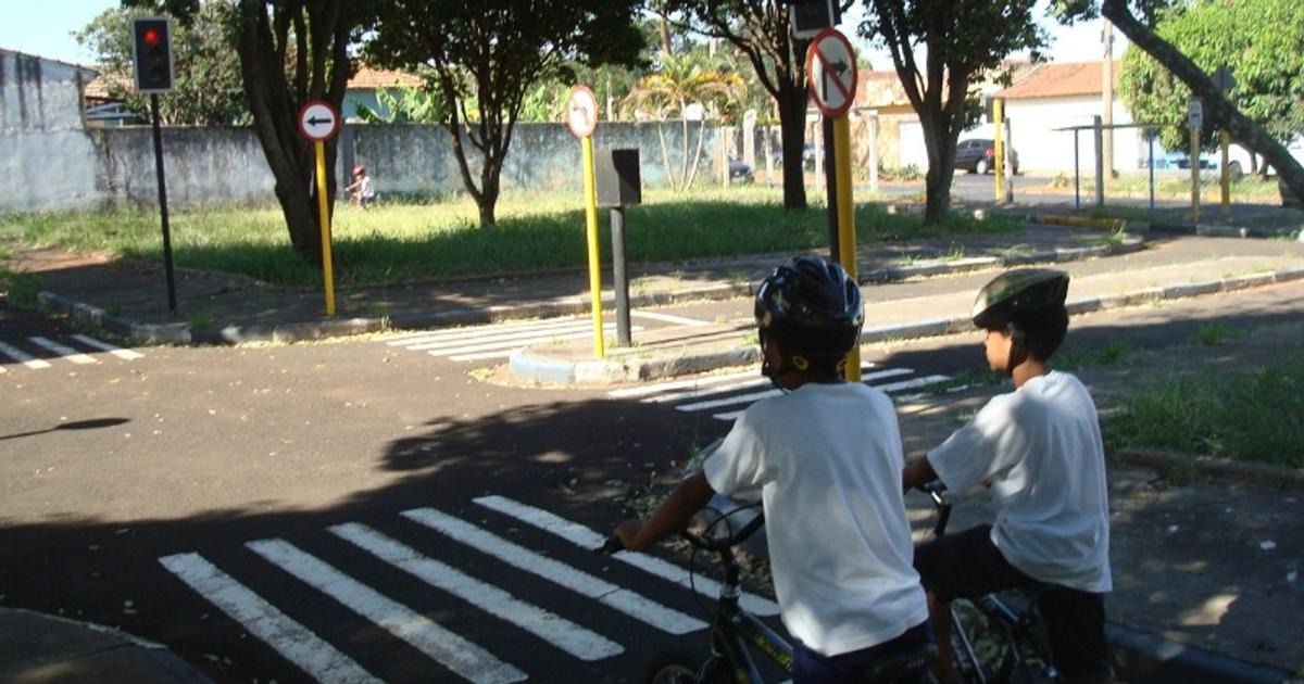 Polícia Militar retoma os trabalhos de base de educação de trânsito para crianças em Araraquara