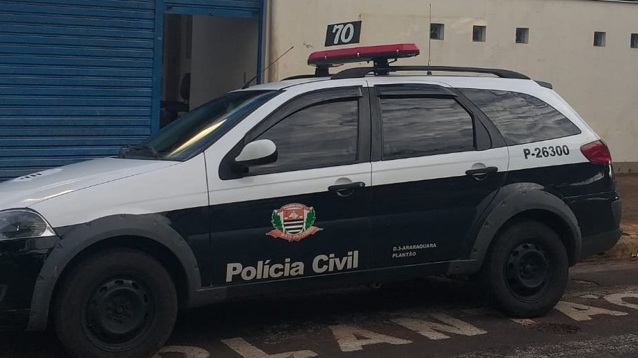 Homem é entubado no hospital depois de ser esfaqueado